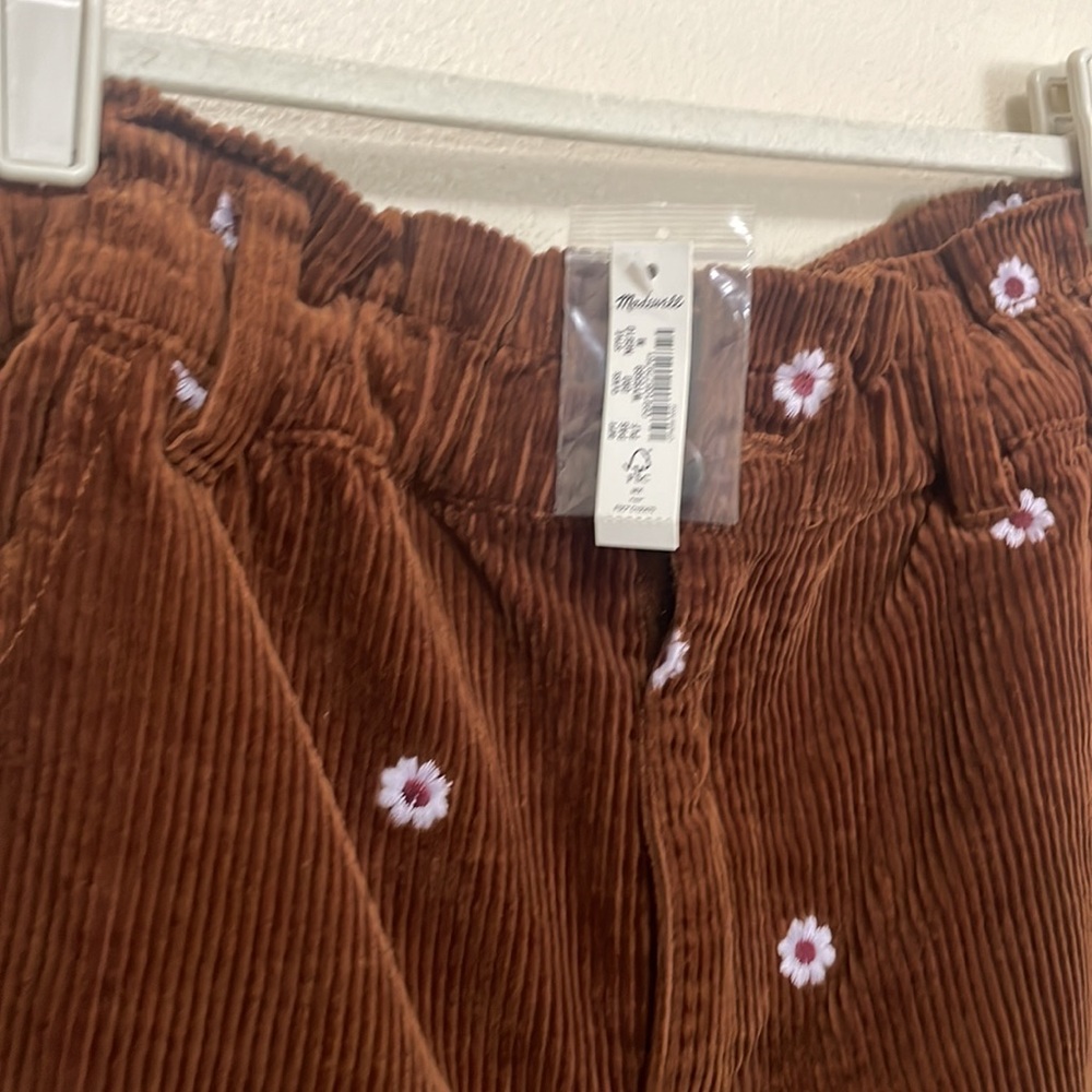 NWT Madewell Daisy Embroidered Corduroy Pull-On Paperbag Shorts - Picture 6 of 9